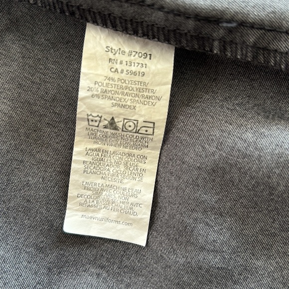 Matrix PRO gray scrub jacket🩶🩶🩶 - Picture 5 of 5